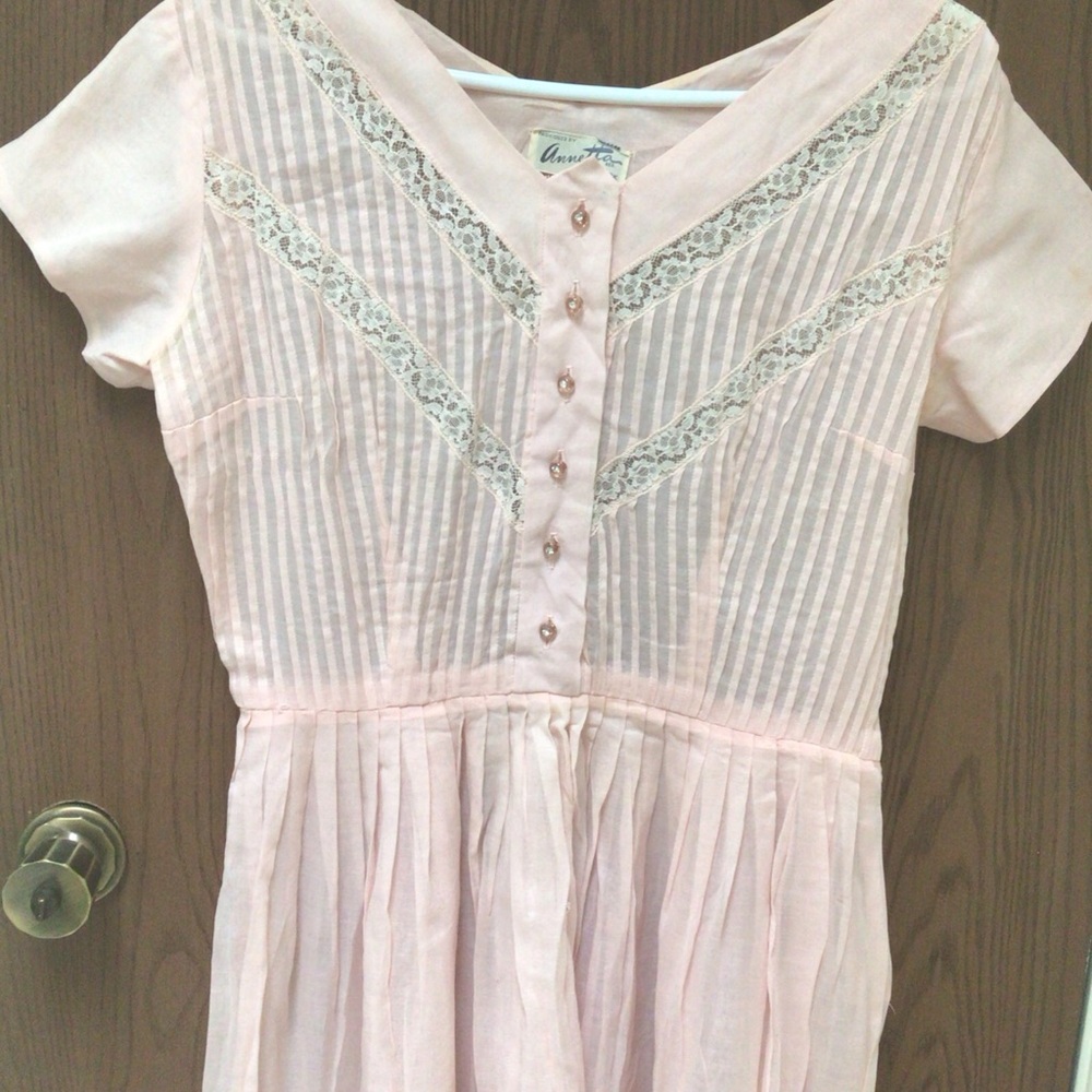 Vintage pink dress, lace trim rhinestone buttons, cotton, lightweight, sz M